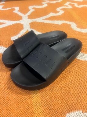 NOBULL unisex black slides sandals M 12 W 13.5